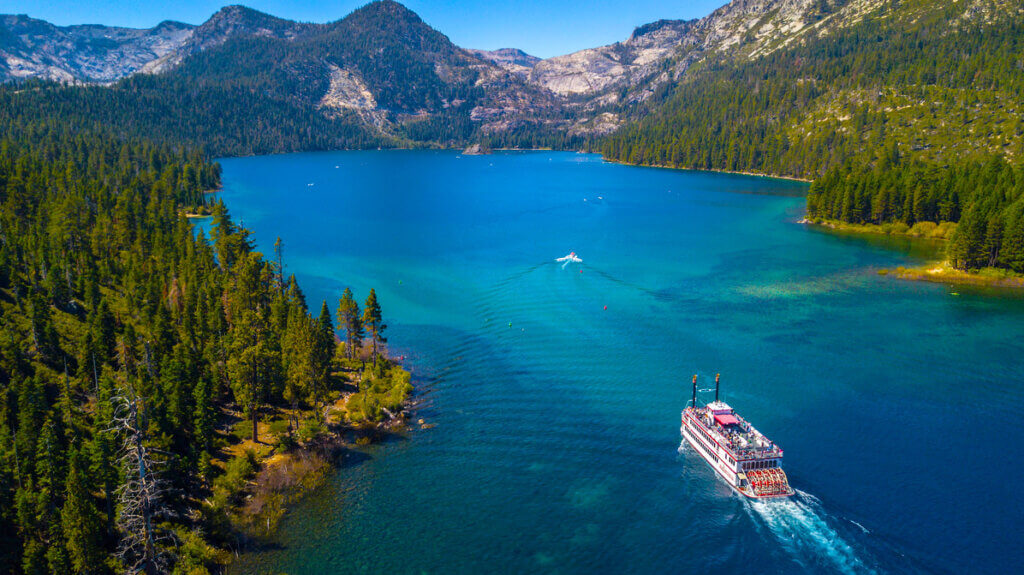 Best Lakes to Visit in Fall 2026